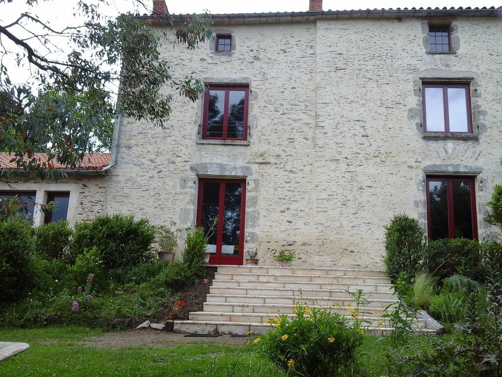La Tour Des Laudes Bed & Breakfast Breuil-Barret Ngoại thất bức ảnh