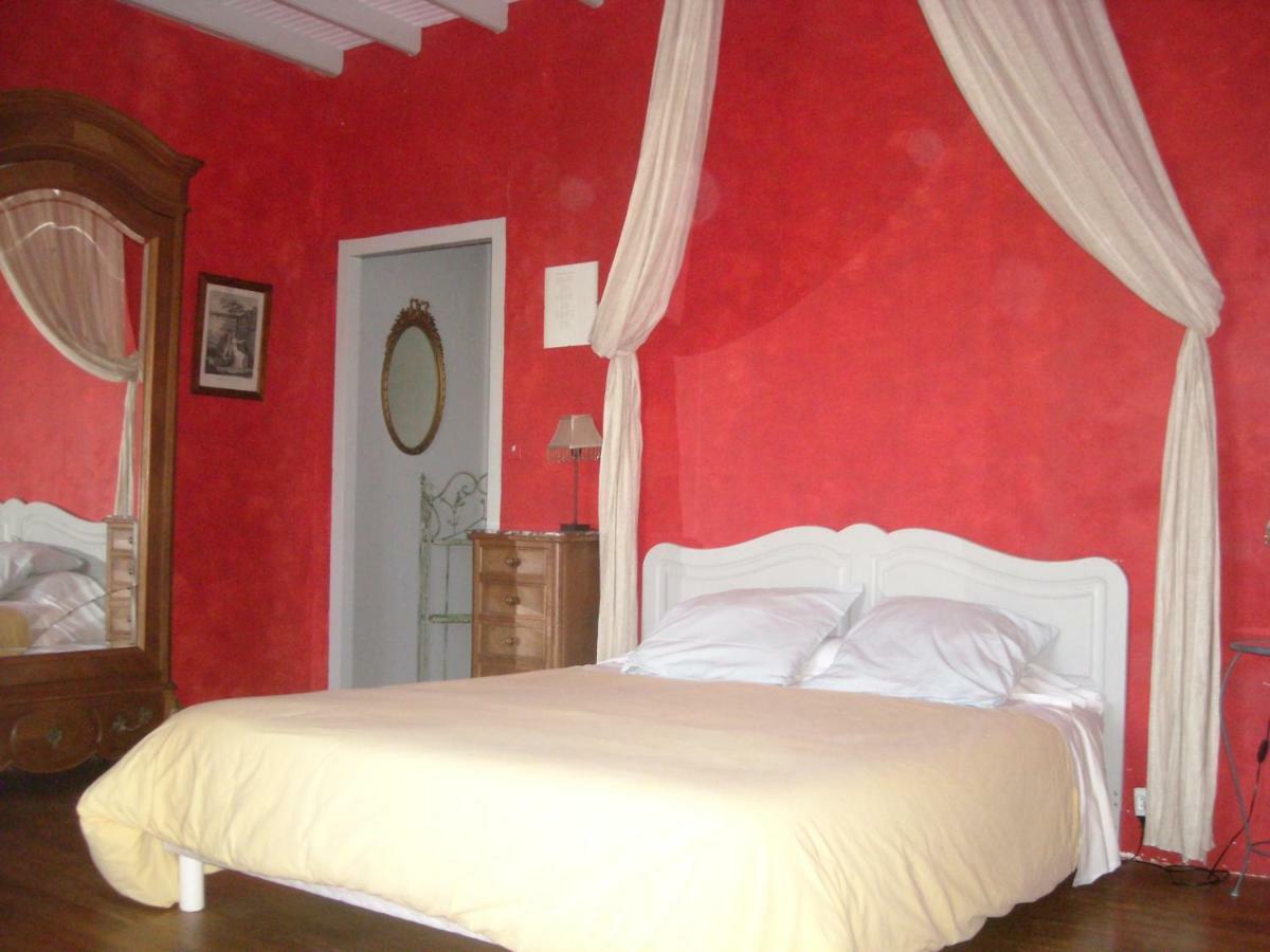 La Tour Des Laudes Bed & Breakfast Breuil-Barret Ngoại thất bức ảnh