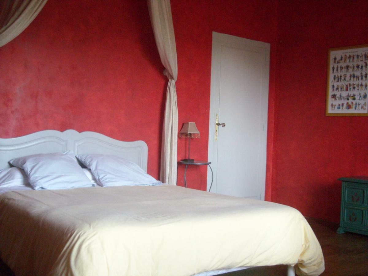 La Tour Des Laudes Bed & Breakfast Breuil-Barret Ngoại thất bức ảnh